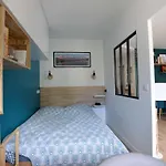 Nice Design Apt With Balcony In The Heart Of Paris